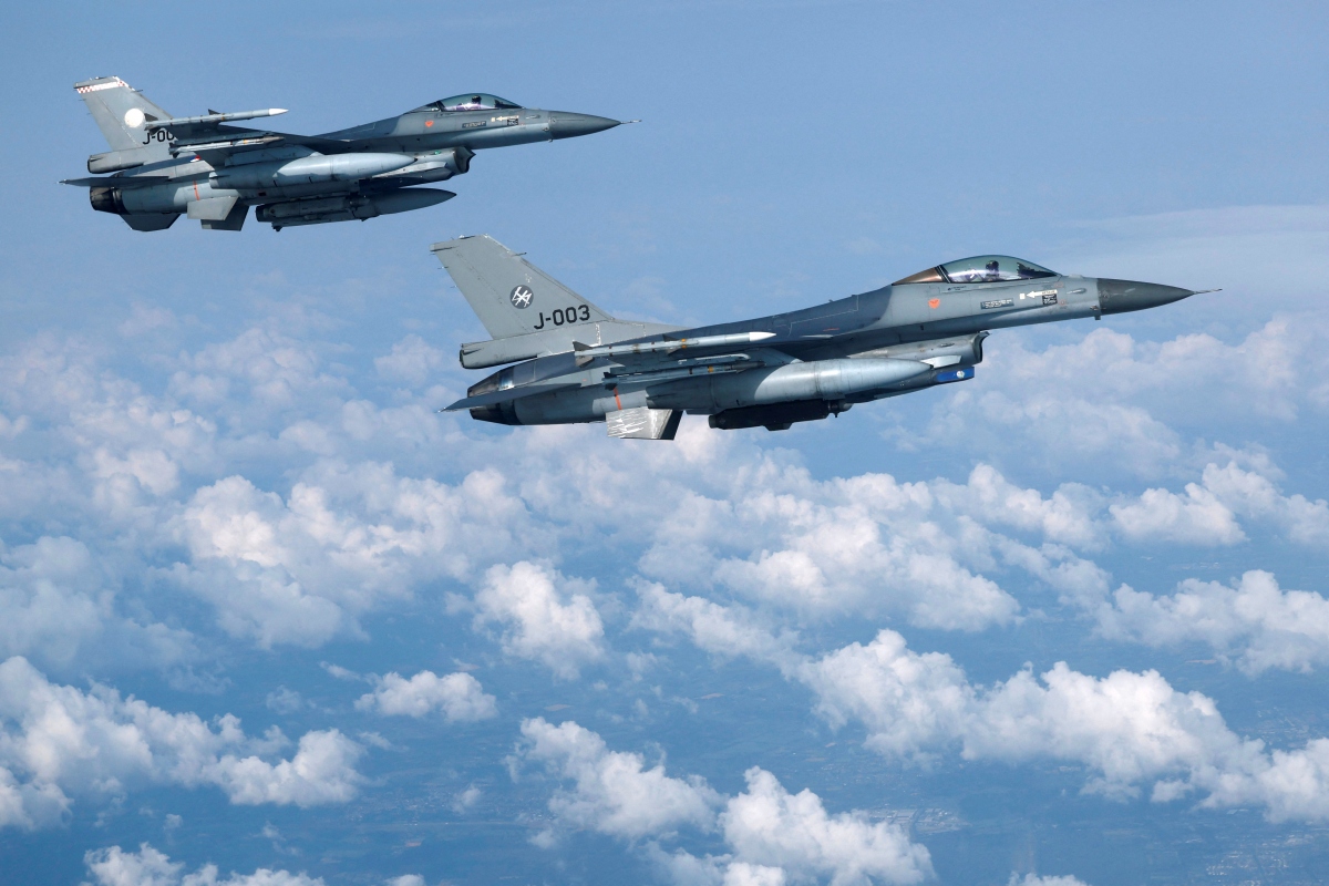 Tiêm kích F-16 được chuyển cho Ukraine sở hữu những tên lửa tiên tiến nào?